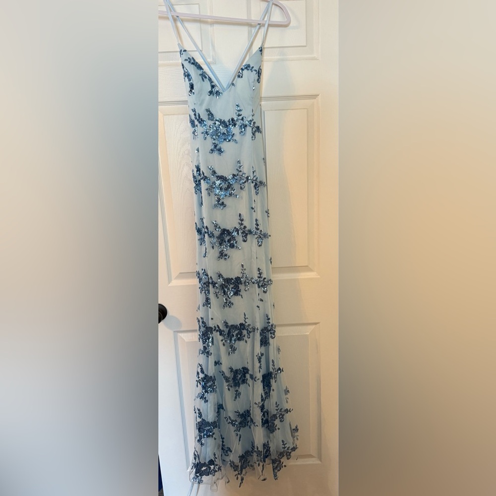 Elegant Blue Sequin Embellished Prom/Formal Dress